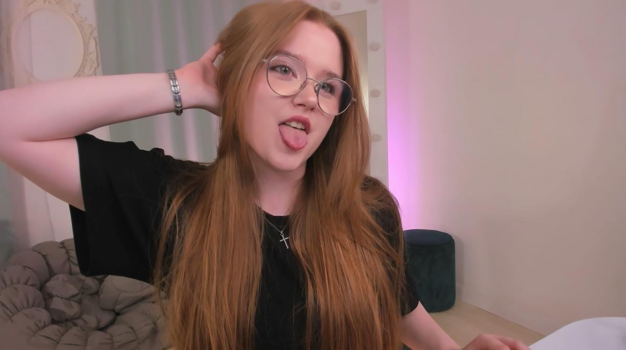 Webcam chat profile for bonniewright: Legs, feet & shoes