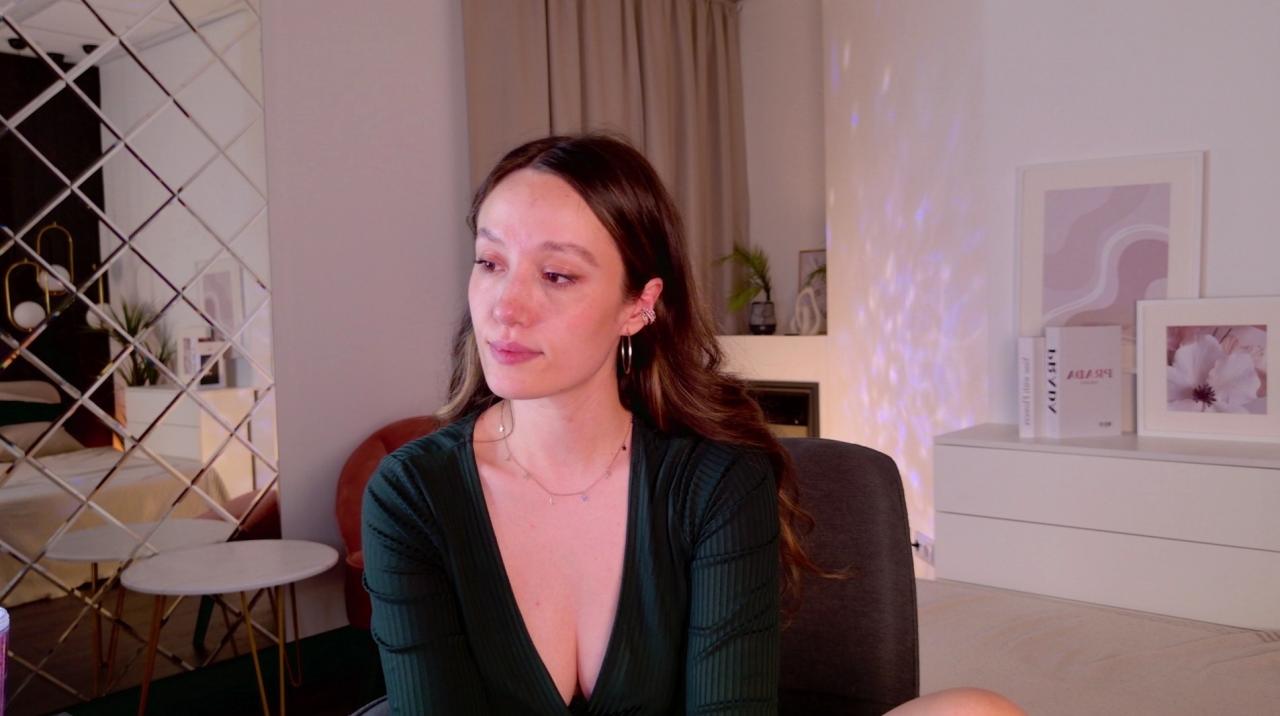 Webcam chat profile for AgnesGoddes: Legs, feet & shoes