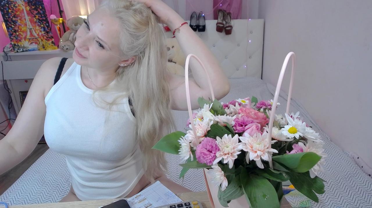Webcam chat profile for EmillyMiller: Leather
