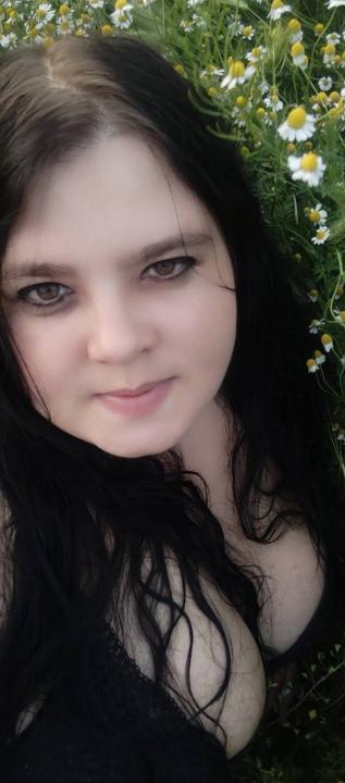 Webcam chat profile for Enorielle: Ask about my Hobbies