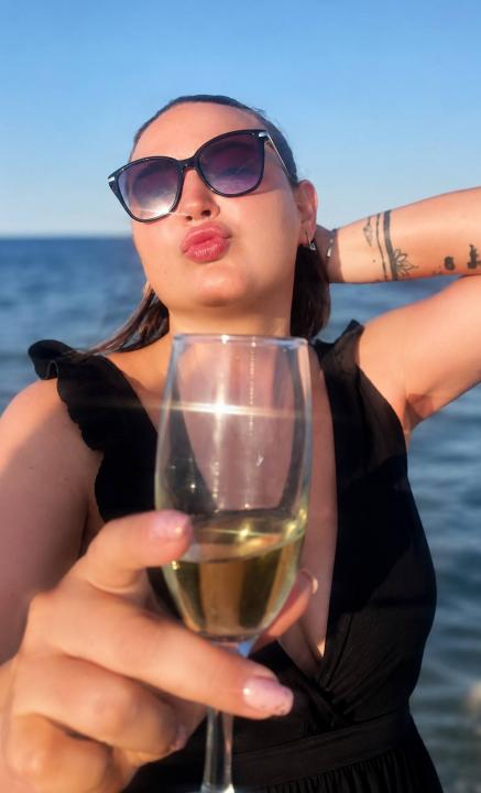 Webcam chat profile for Rosmira: Ask about my Hobbies