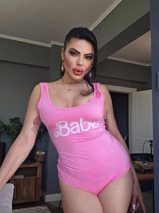 Webcam chat profile for DomDeLuxury: Dominatrix