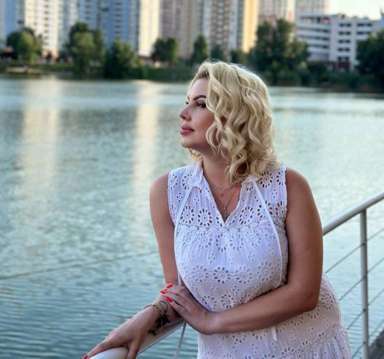 Webcam chat profile for A1rlisse: Ask about my Hobbies