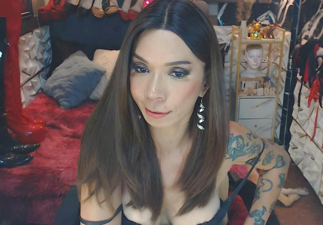 Webcam chat profile for CELINAFOX: Dominatrix