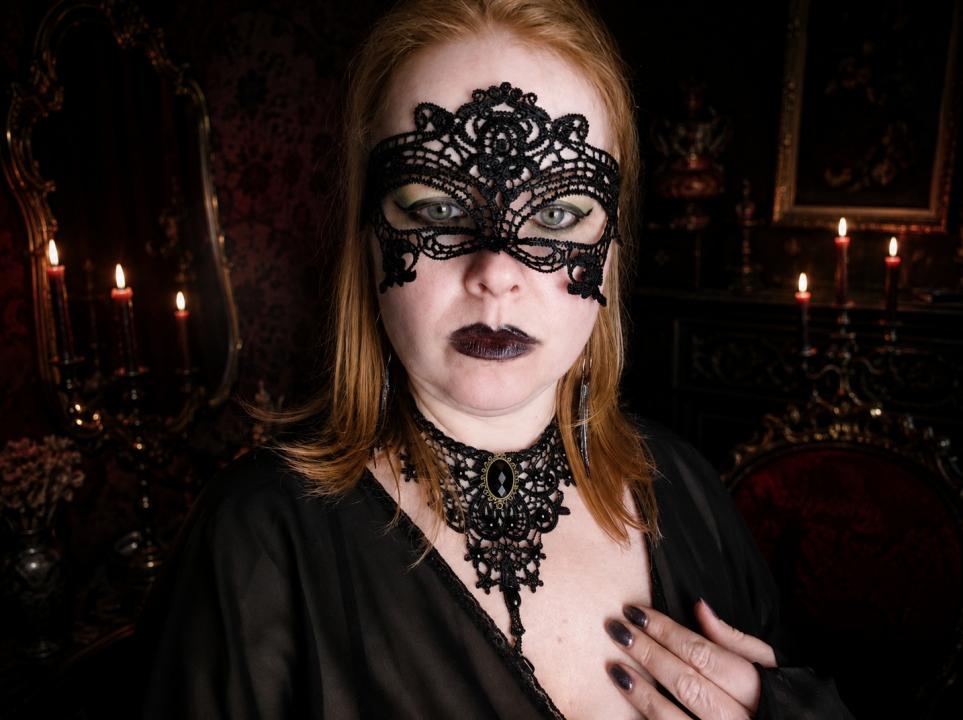 Webcam chat profile for RedFoxMarta: Kissing