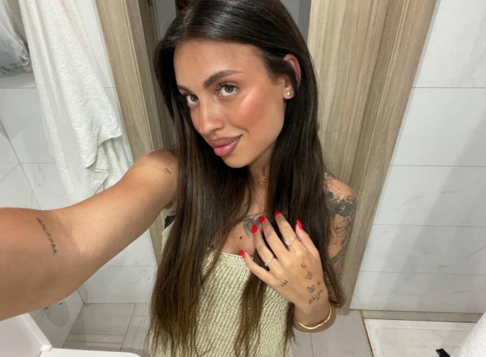 Webcam chat profile for MoonBaby818: Ask about my Hobbies