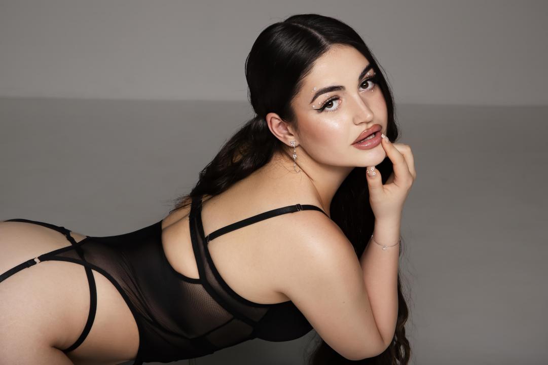 Webcam chat profile for MileyB65: Lingerie & stockings