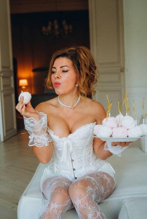 Webcam chat profile for VelvetFox404: Ask about my Hobbies