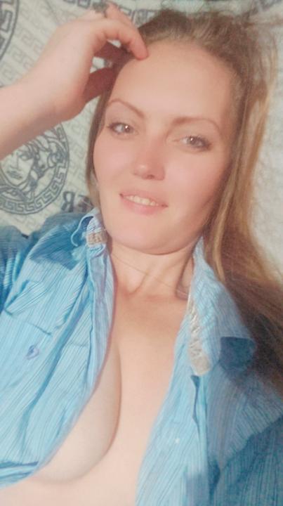 Webcam chat profile for MissLilix: Ask about my other interests
