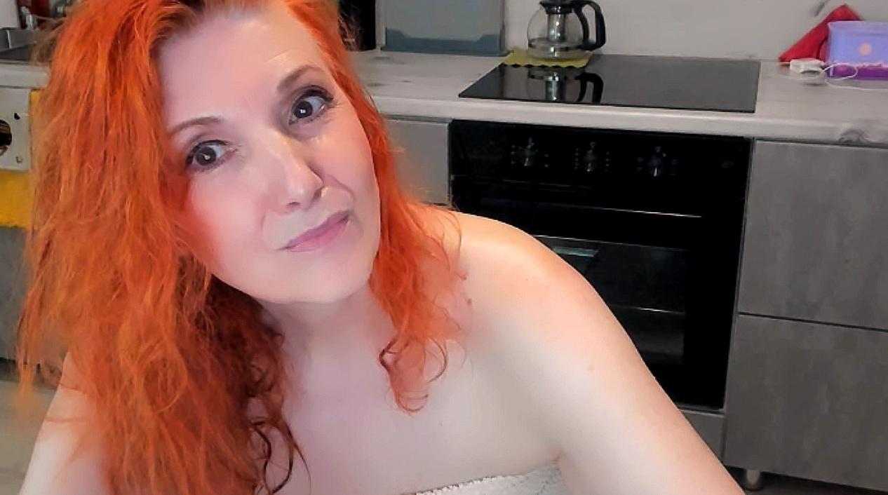 Webcam chat profile for AlmazFireFoxOne: Kissing