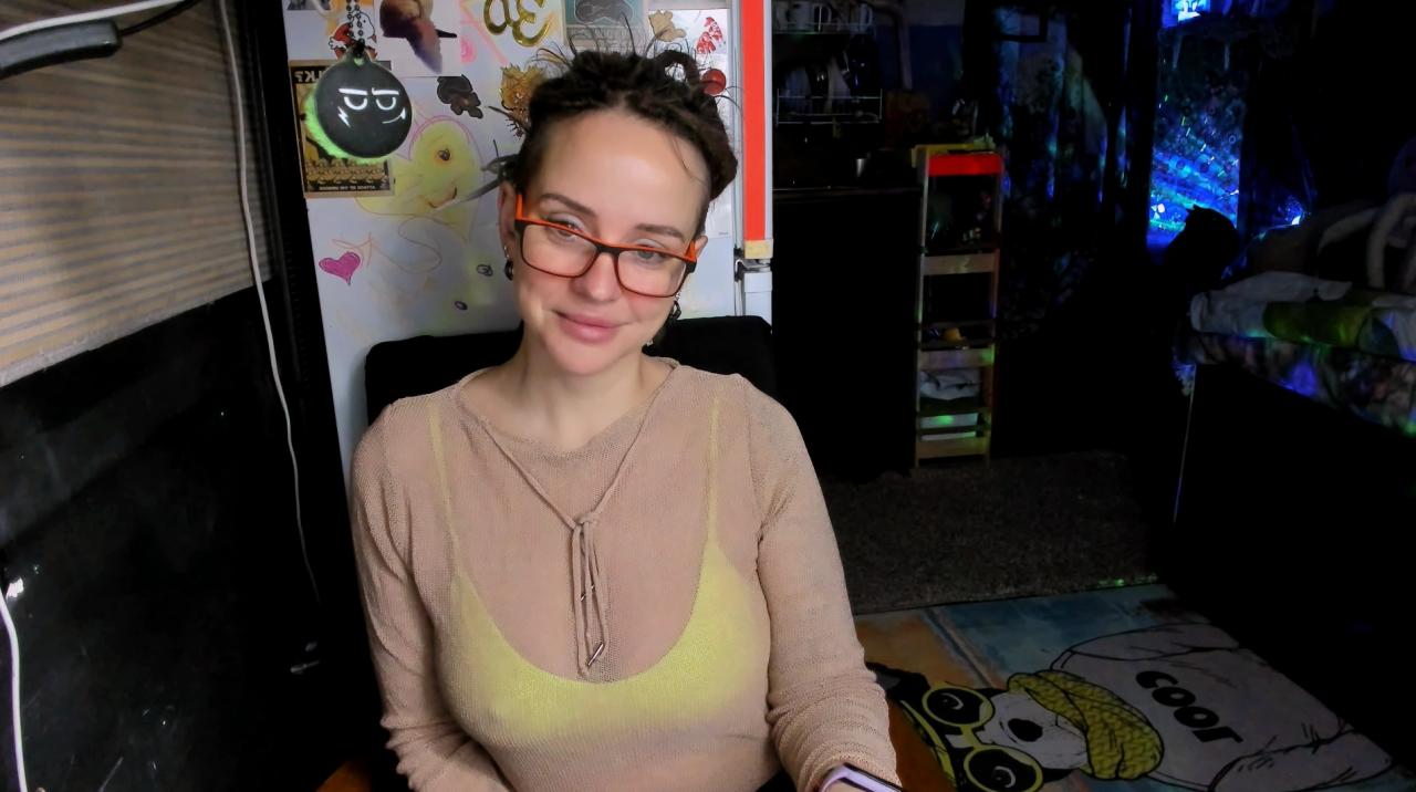 Webcam chat profile for LisaFoxy: Legs, feet & shoes