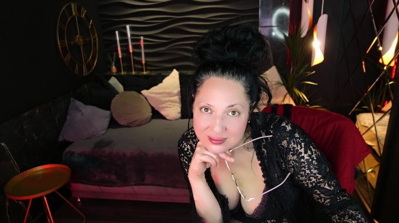 Webcam chat profile for AnitaMuse: Latex & rubber