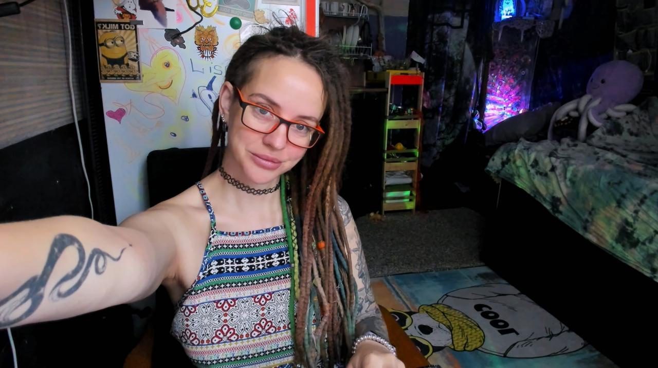 Webcam chat profile for LisaFoxy: Legs, feet & shoes