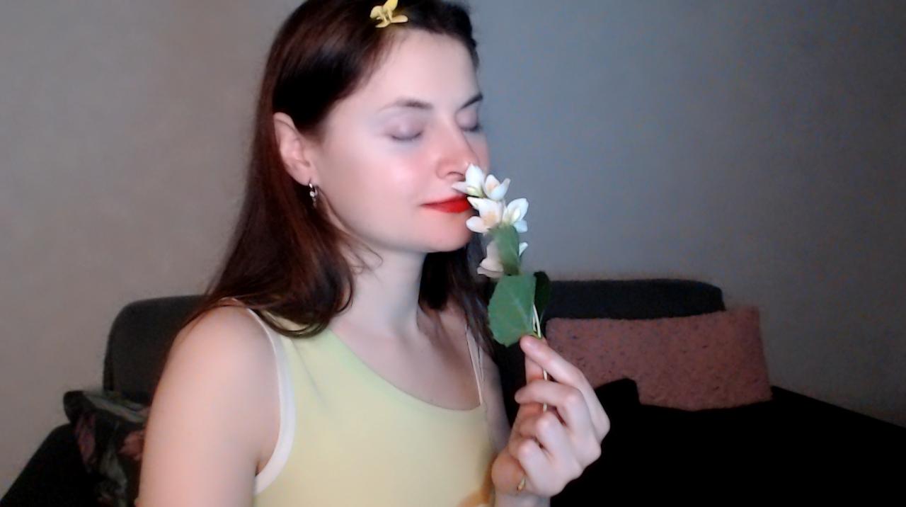 Webcam chat profile for Sherryll: Legs, feet & shoes