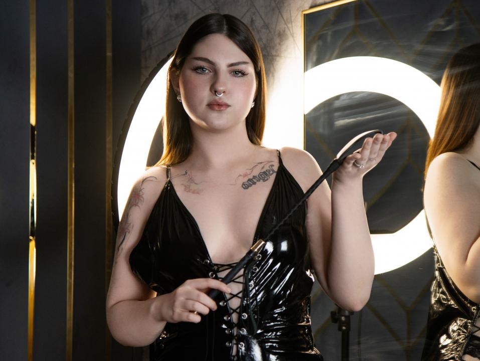 Webcam chat profile for IvySimmons: Dominatrix