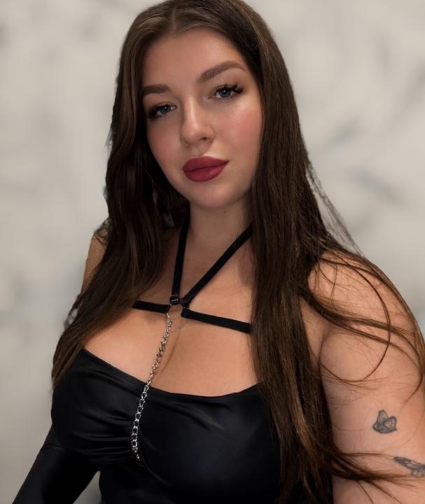 Webcam chat profile for 00RubyKiss: Dominatrix