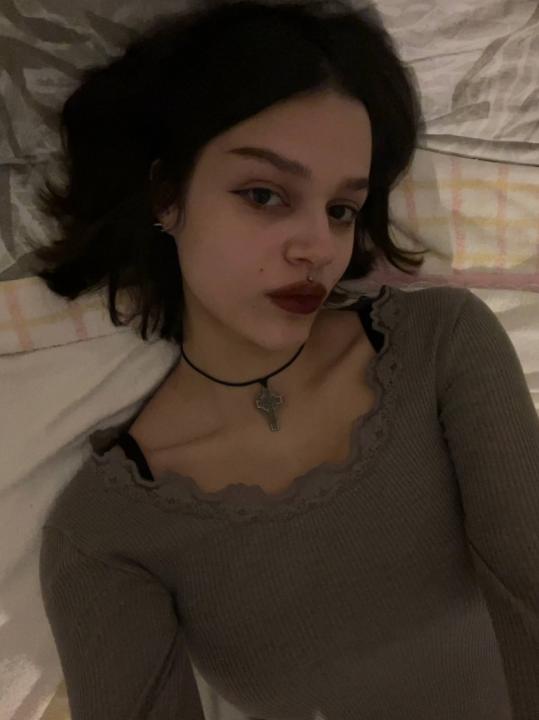 Webcam chat profile for Zinnara: Ask about my Hobbies