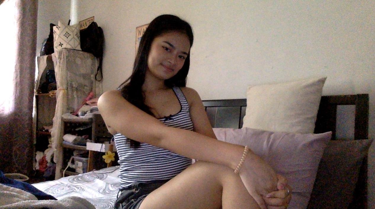 Webcam chat profile for Akira