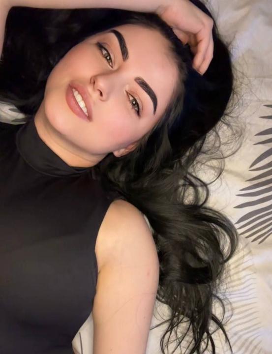 Webcam chat profile for SweetCherry: Cooking