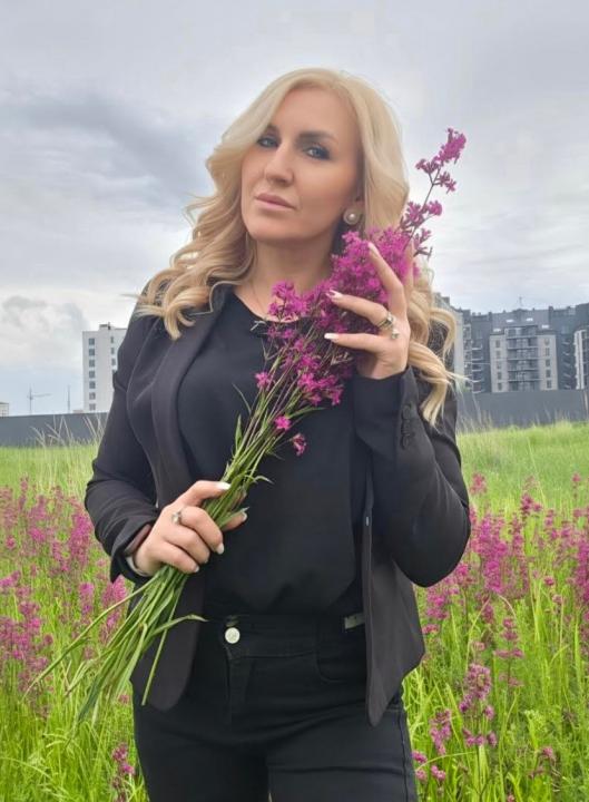 Webcam chat profile for DaisyKisses: Ask about my Hobbies