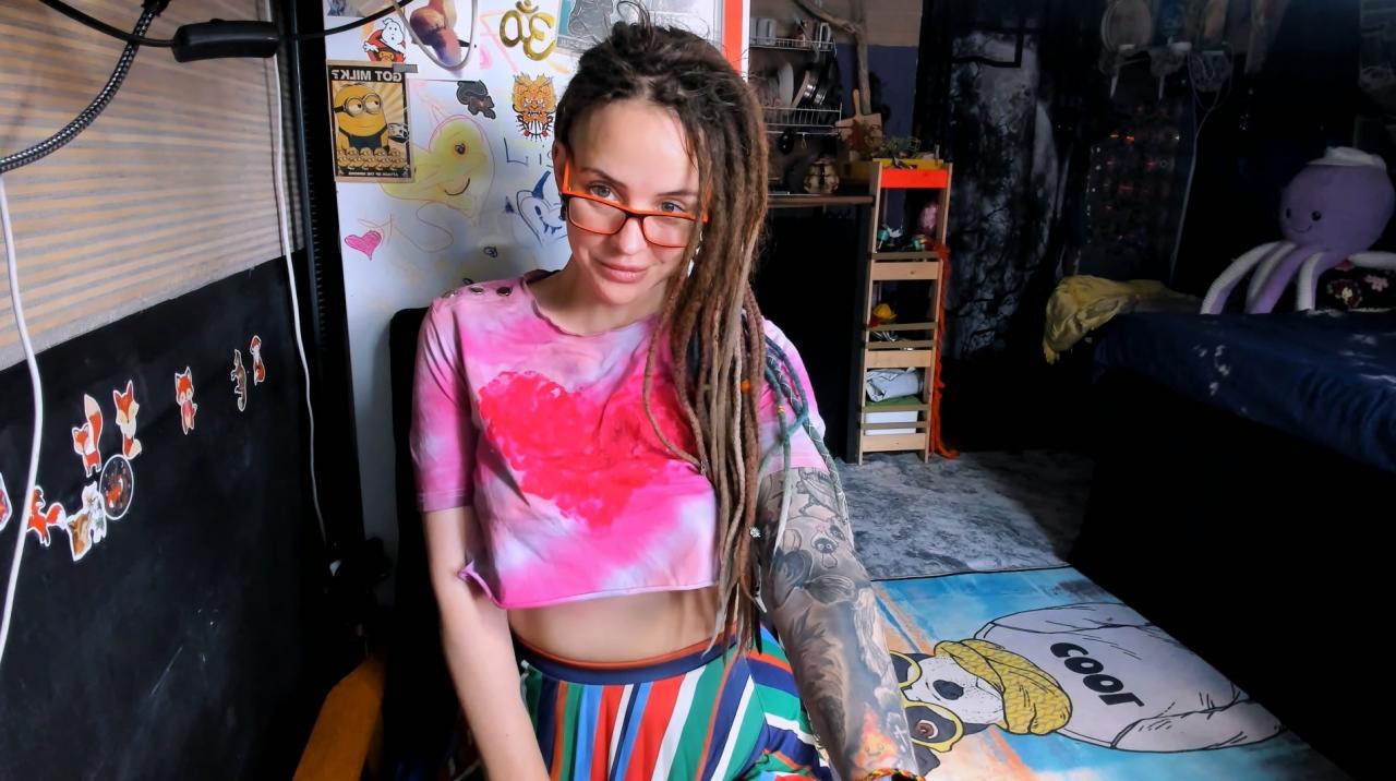 Webcam chat profile for LisaFoxy: Legs, feet & shoes