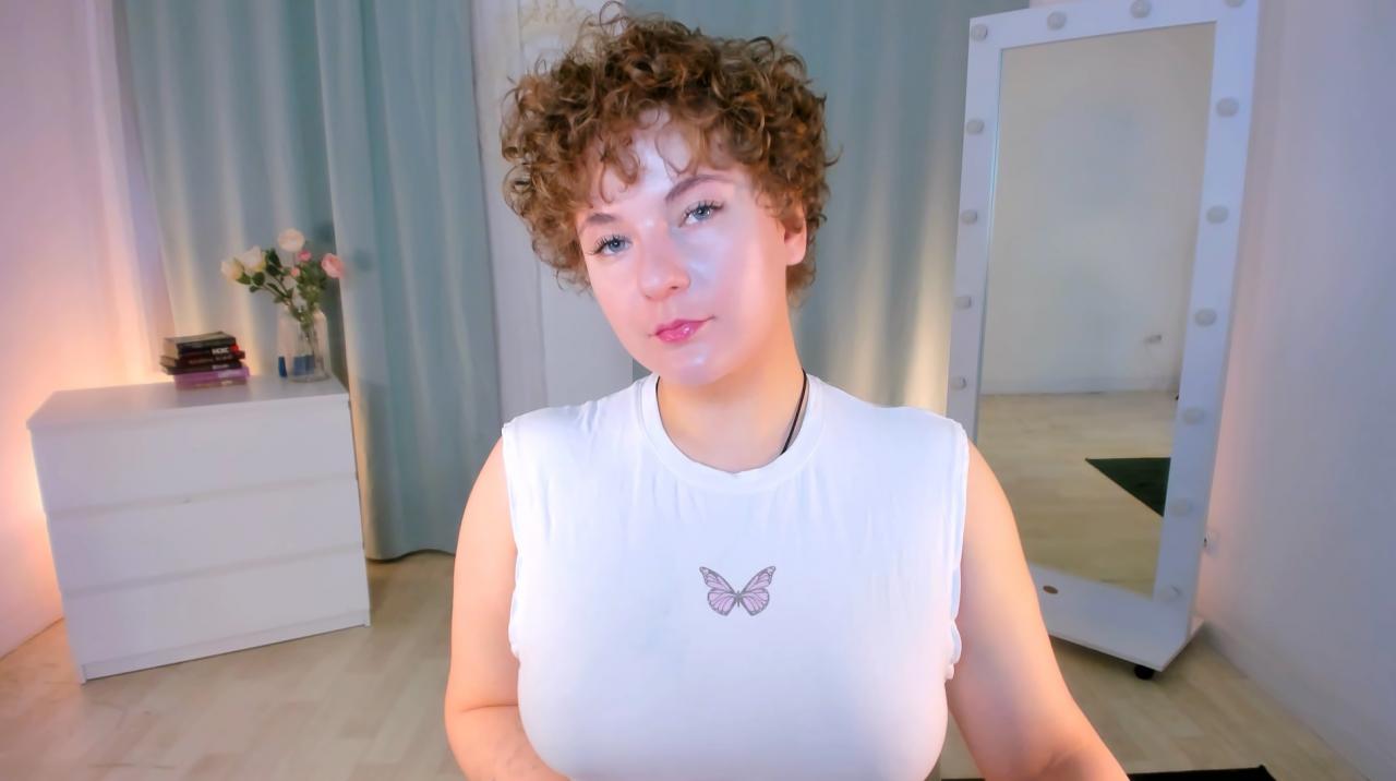 Webcam chat profile for MelittaAdams: Freckles