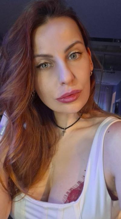 Webcam chat profile for Apriori: Sports