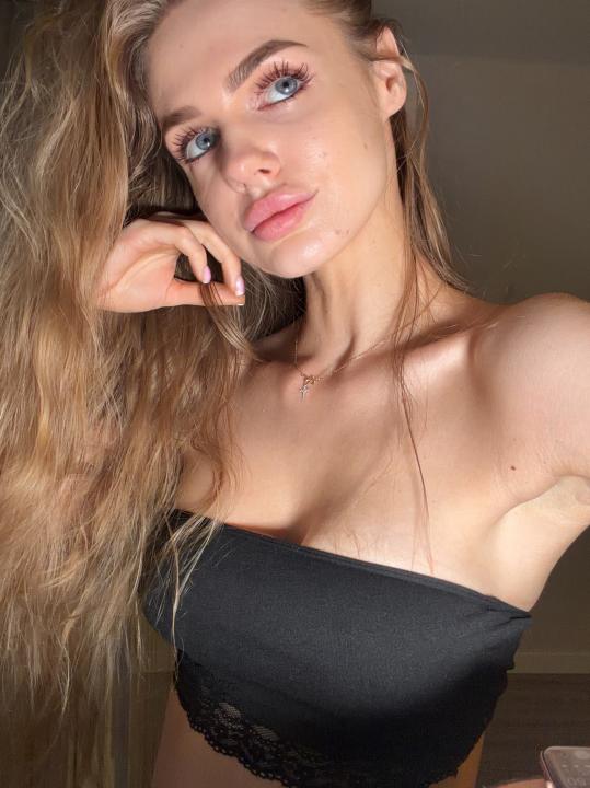 Webcam chat profile for MiaSportGirl: Leather