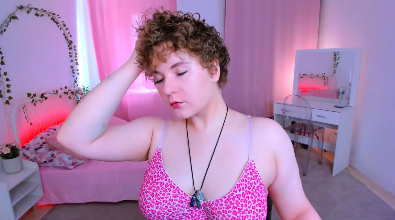 Webcam chat profile for MelittaAdams: Freckles
