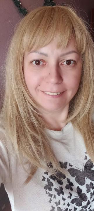 Webcam chat profile for LeilaFlirty: Cooking