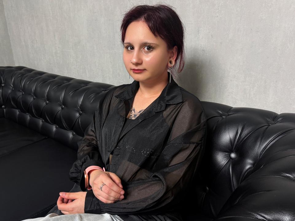 Webcam chat profile for TinaM91: Legs, feet & shoes
