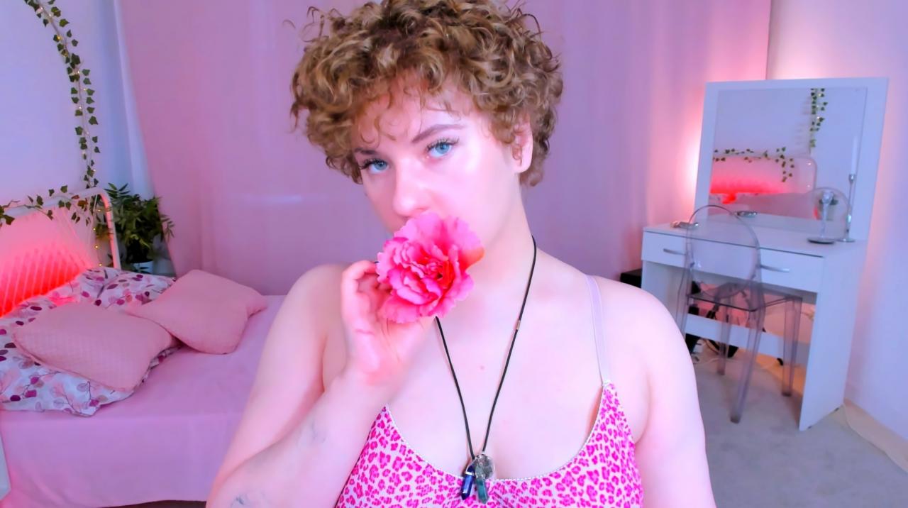 Webcam chat profile for MelittaAdams: Freckles