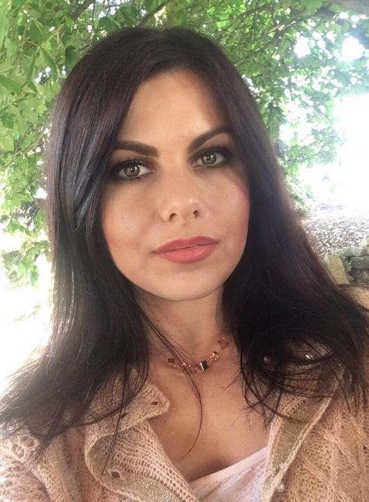 Webcam chat profile for SiennaRoad: Dancing