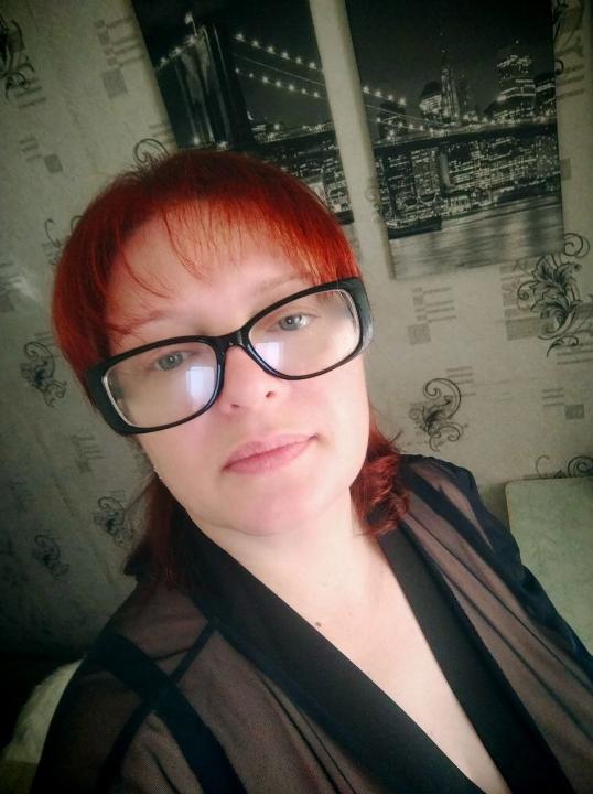 Webcam chat profile for Aveline: Ask about my Hobbies