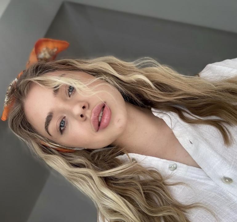 Webcam chat profile for aangeell: Travel
