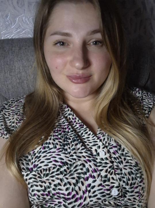 Webcam chat profile for LizaDOMINANT: Nails
