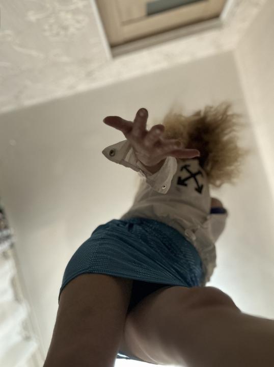 Webcam chat profile for Milagrosx: Legs, feet & shoes