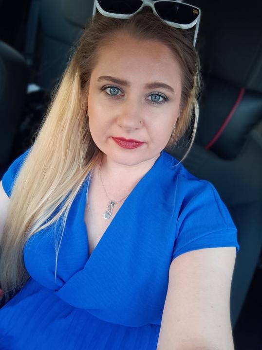 Webcam chat profile for SkylarJourney: Outfits