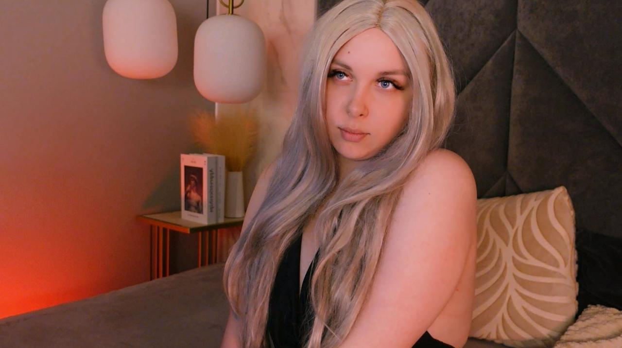 Webcam chat profile for IceDafna: Legs, feet & shoes