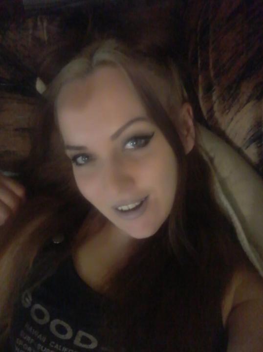 Webcam chat profile for SweetGalatejax: Legs, feet & shoes