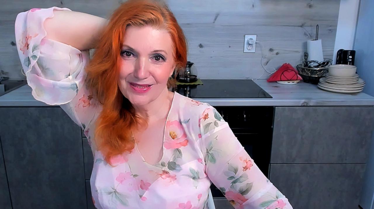 Webcam chat profile for AlmazFireFoxOne: Kissing