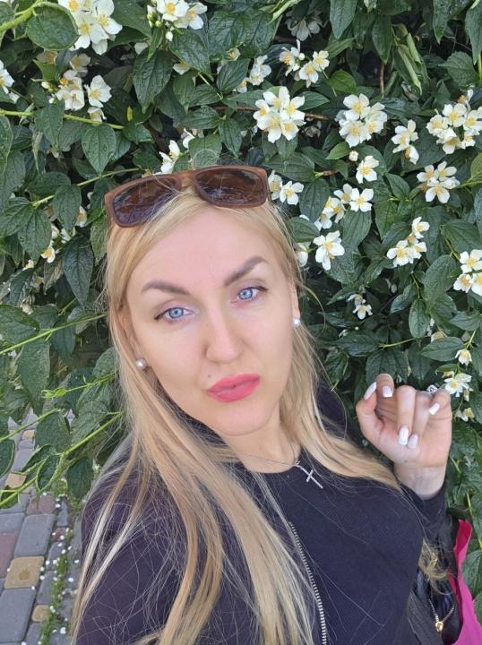 Webcam chat profile for DaisyKisses: Ask about my Hobbies