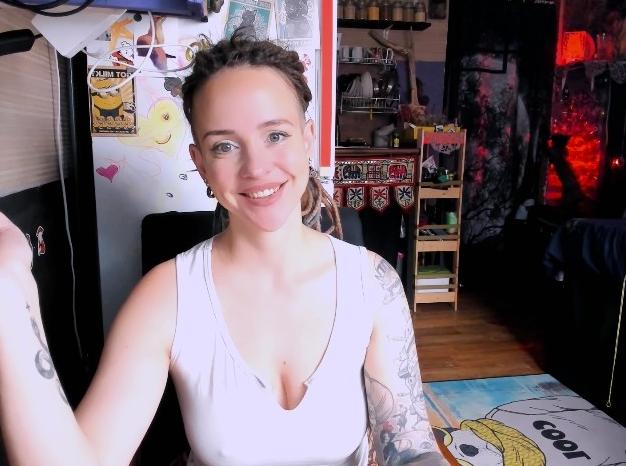 Webcam chat profile for LisaFoxy: Legs, feet & shoes