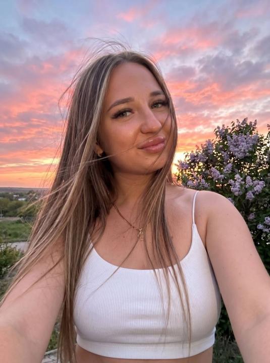Webcam chat profile for Xylienne