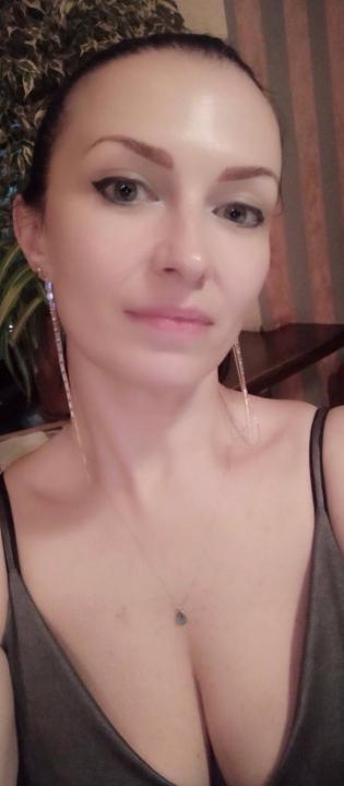 Webcam chat profile for Gracelyn