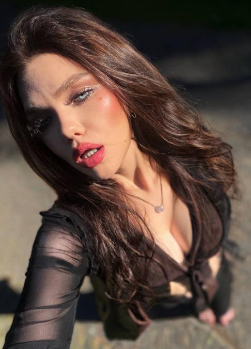 Webcam chat profile for ChloeSinclair: Ask about my Hobbies