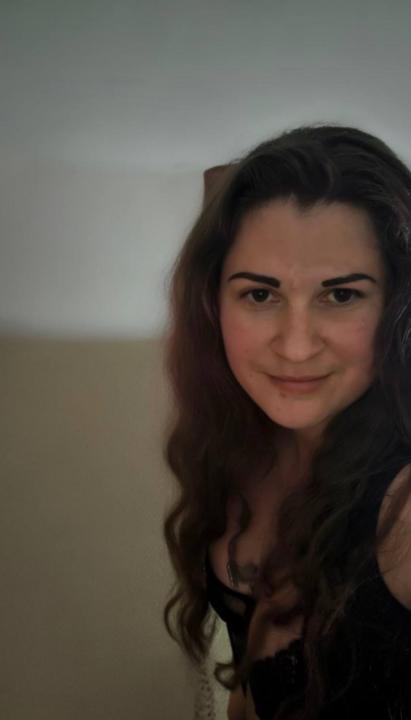 Webcam chat profile for Karinna