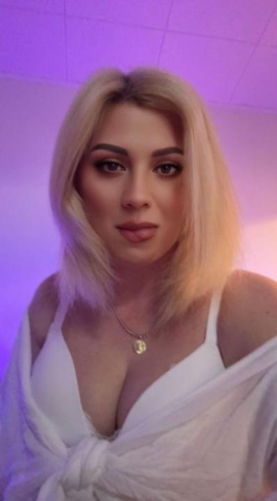 Webcam chat profile for VelvettKiss: Fitness