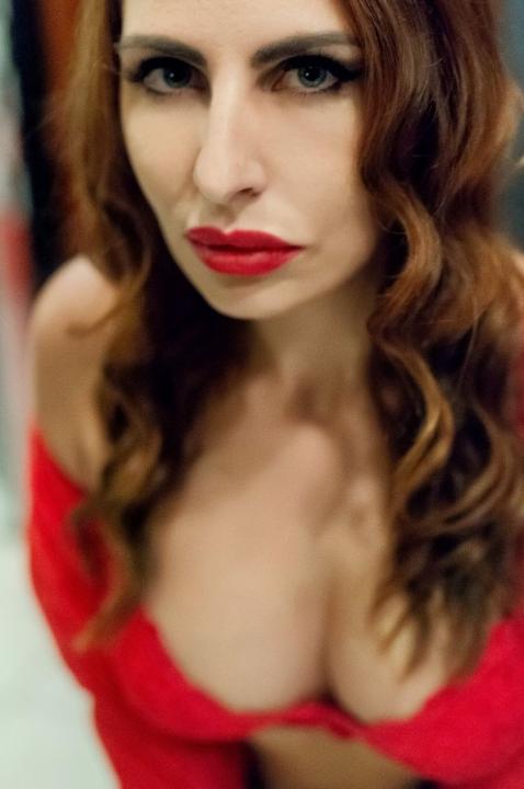 Webcam chat profile for Apriori: Leather