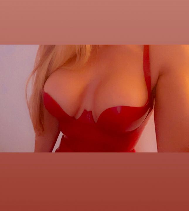 Webcam chat profile for LatexLeahx: Bondage & discipline